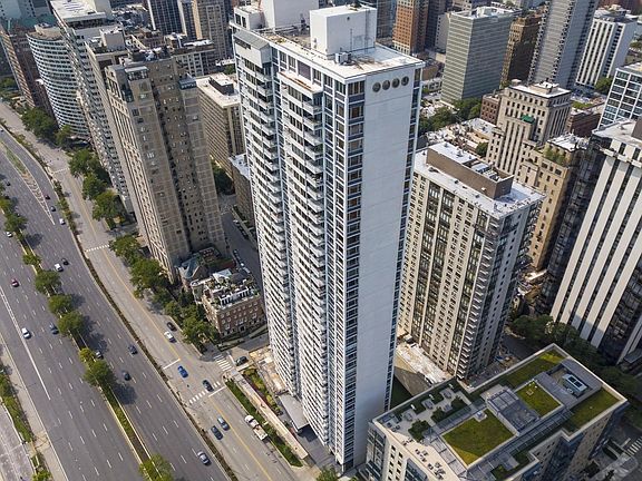 3rd image of 1300 N Lake Shore Dr APT 10B