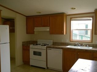 252 Fox Chase Blvd, Grand Blanc, MI 48439