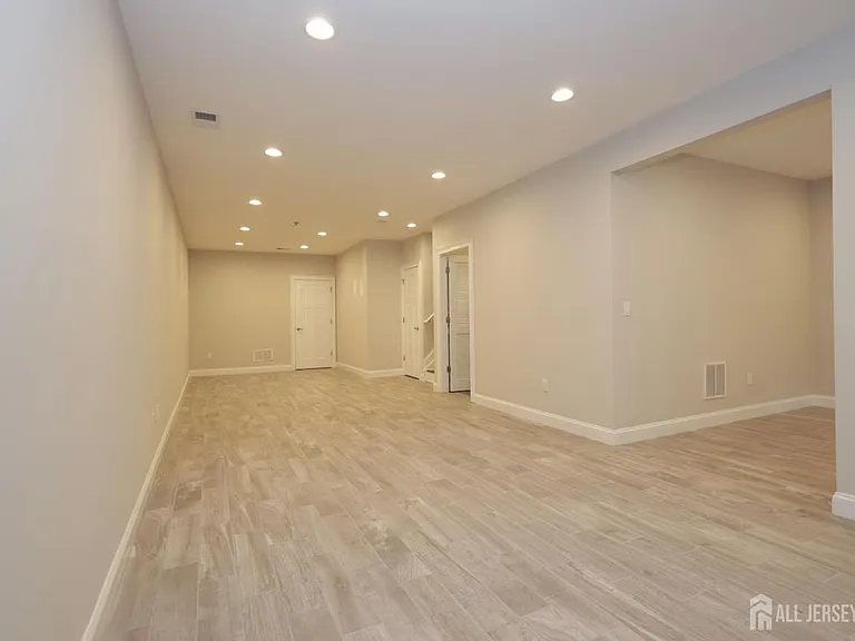 10 Gonzalez Dr — Photo 31