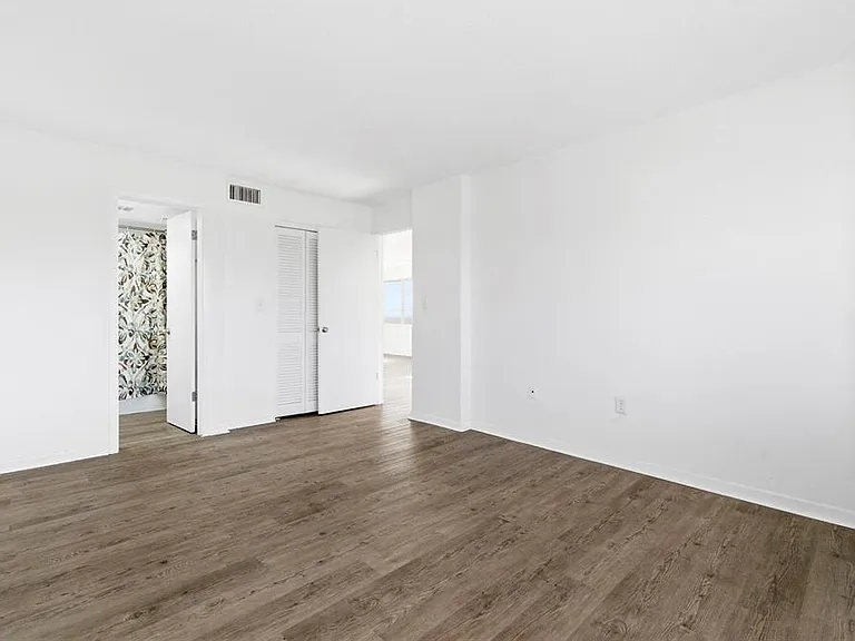 8950 Park Blvd #201 — Photo 25