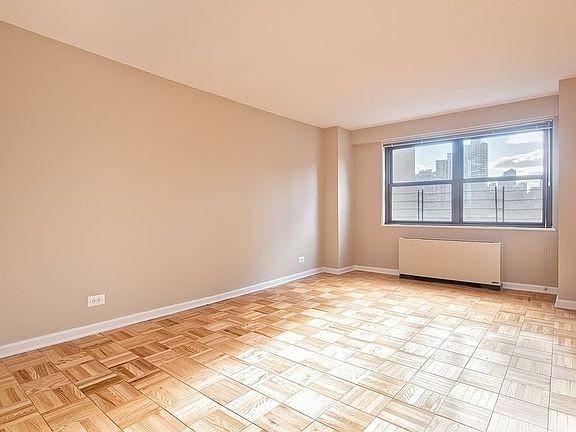 4th image of 305 E 86th St #10L