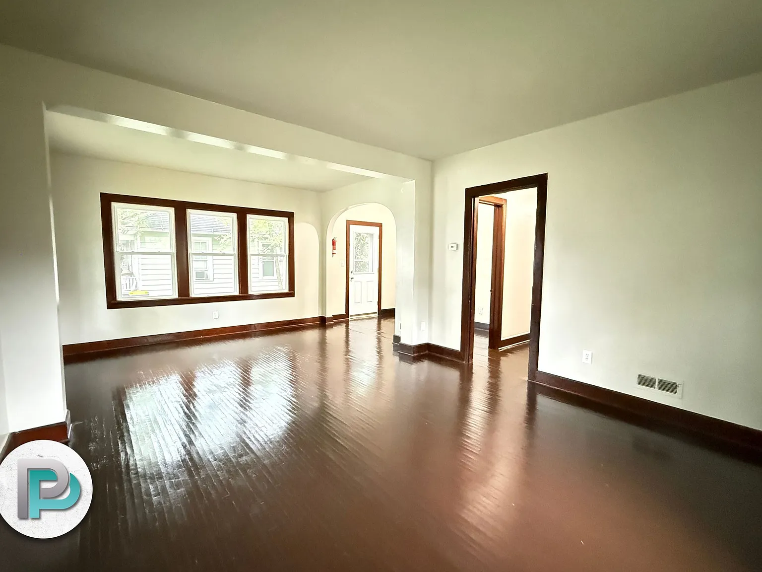 2 bed, $1,000 — Photo 4