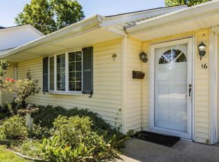 16 Robert Rd, Glen Cove, NY 11542