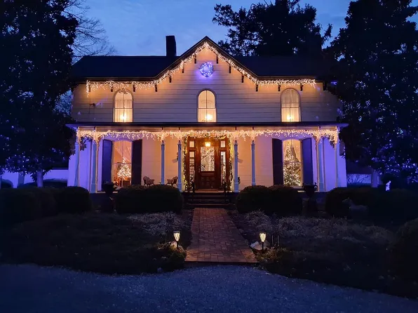 305 S Main St, Versailles, KY 40383