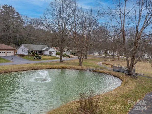 2609 Middleton Cir, Hendersonville, NC 28791