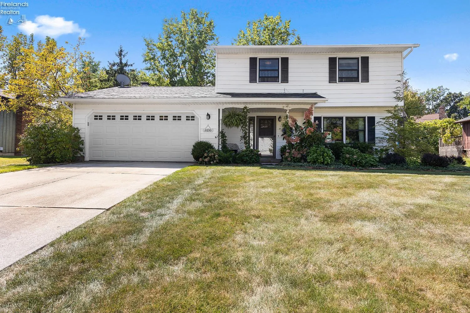 2630 Robinhood Dr photo 1