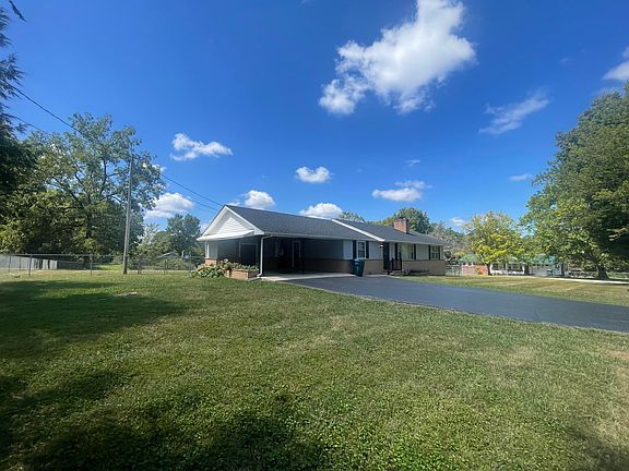 3rd image of 513 Sparta Dr