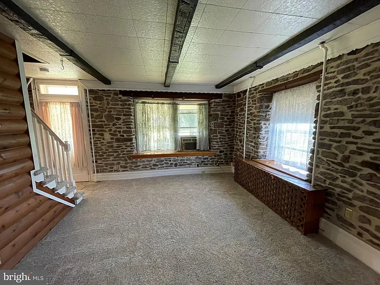 2080 Milford Square Pike — Photo 5