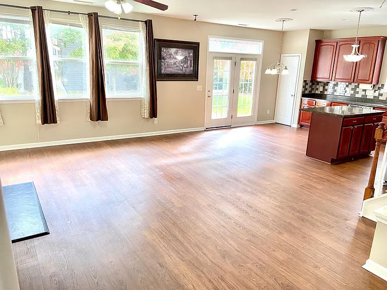 708 Hewespoint Ct — Photo 18