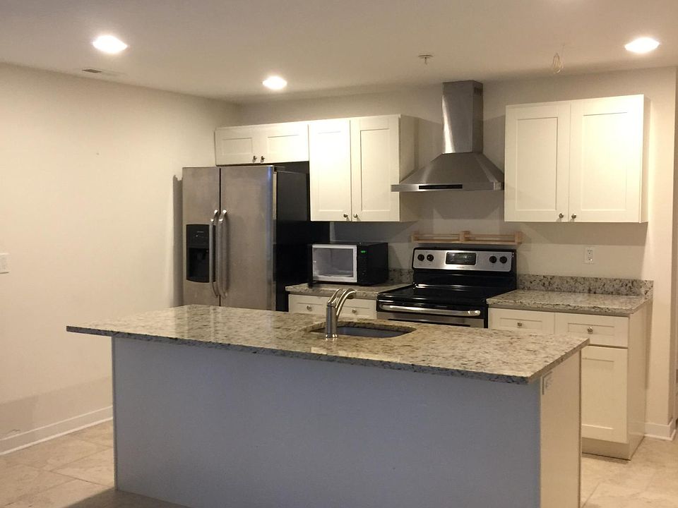 1st image of 526 N 36th St #A