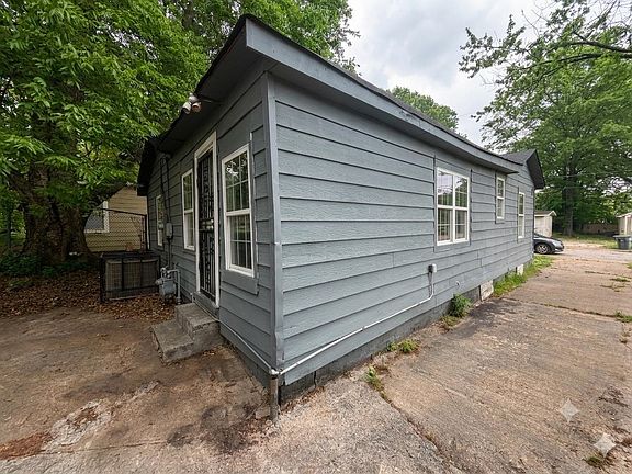 2nd image of 2074 Lowell Ave