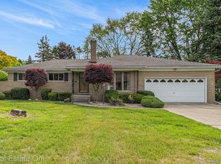 36086 Boyce Dr, Clinton Township, MI 48035