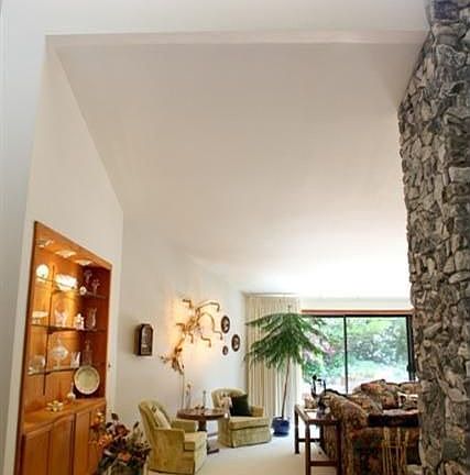 3rd image of 8742 Summerhill Ln