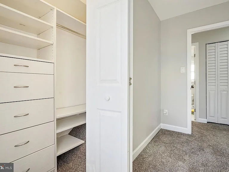 6003 Sweet Dale Ct — Photo 16