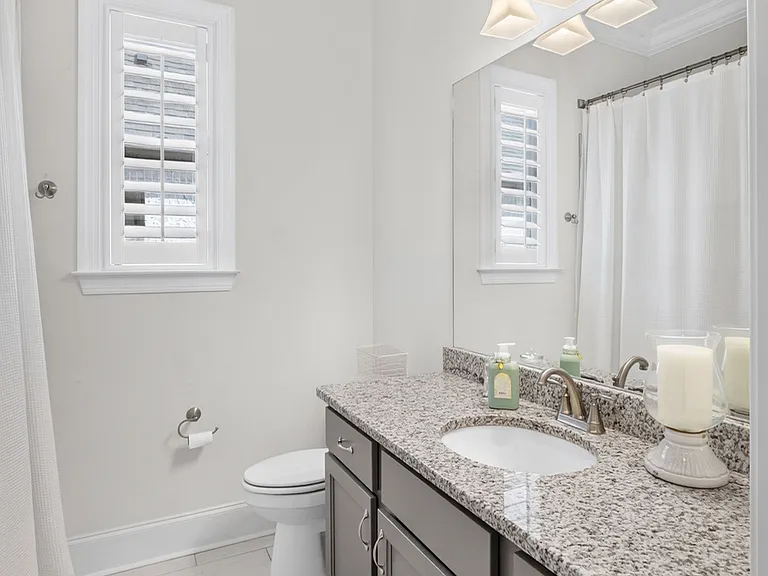 Shared Full Bathroom