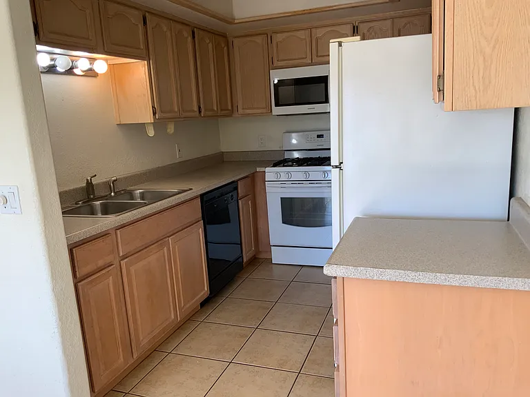 470 Acoma Blvd S #110 — Photo 8
