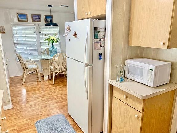5th image of 505 N Ruby Ave