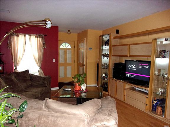 4th image of 81 Biltmore Cir