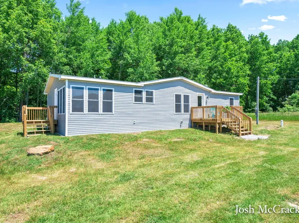7500 Eisenhower Rd, Lakeview, MI 48850