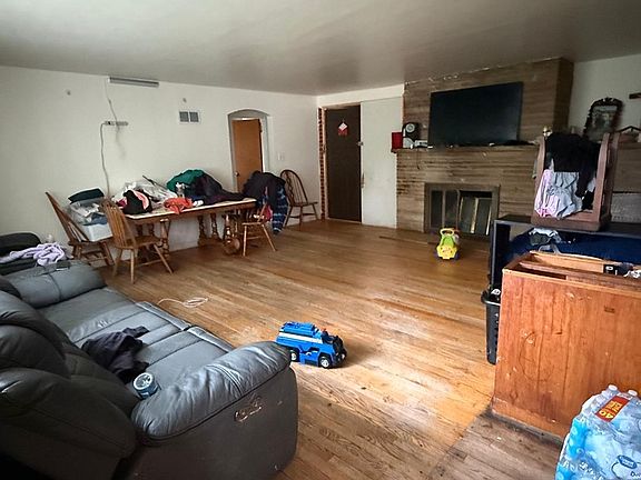 2nd image of 1255 Main St