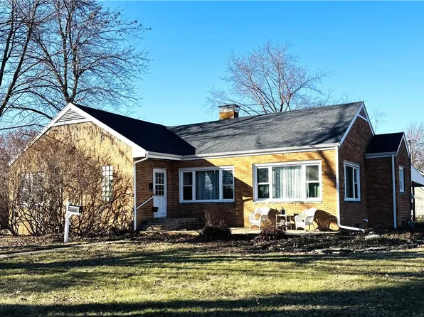 410 E 9th St, Pana, IL 62557