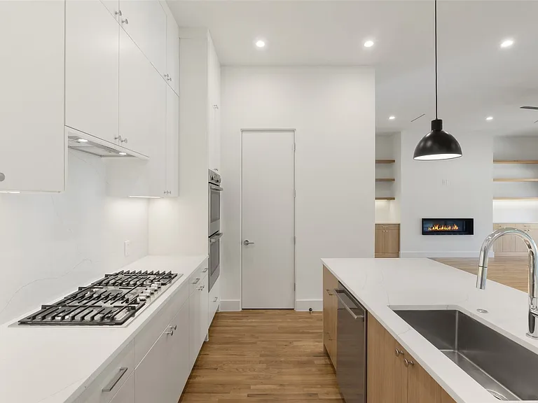 4420 Abbott Ave — Photo 9