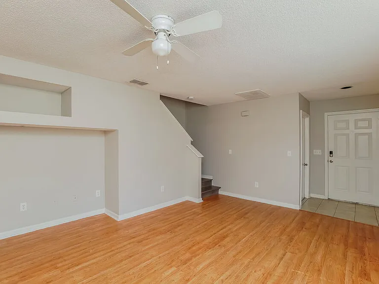 6035 Pointe Pleasant Blvd — Photo 7