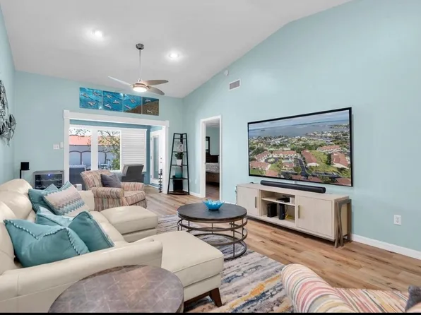 630 Drake Ln N, Dunedin, FL 34698