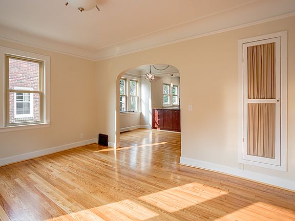 5th image of 23059 Sherman Ave