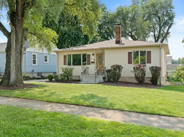 8132 Harrison Ave, Munster, IN 46321