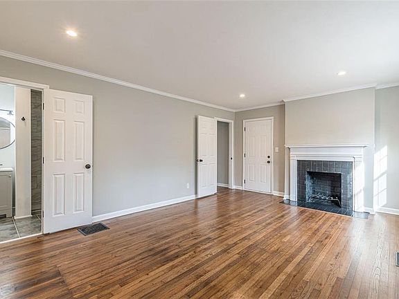 5th image of 1303 Lockhaven Cir SW