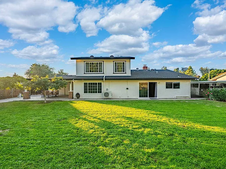 416 Camaritas Dr — Photo 40