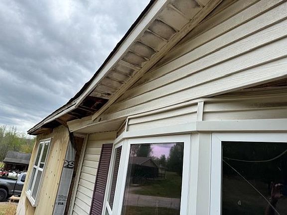 5th image of 1020 Pine Top Rd