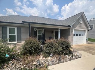 4321 Oak Glen Dr, Winston Salem, NC 27107