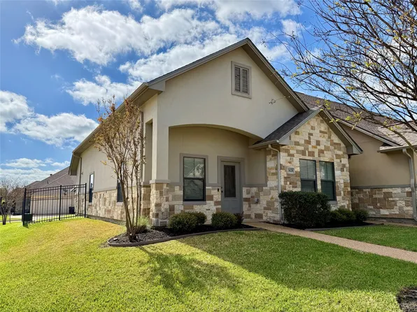 3828 Blackhawk Ln, College Station, TX 77845