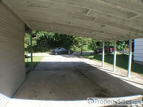 2nd image of 546 S Oxford Ave