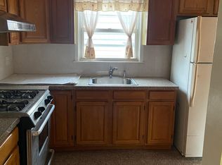 6117 163rd St FLOOR 3, Fresh Meadows, NY 11365