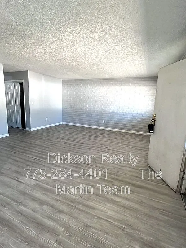 2 bed, 1.0 bath, 950 sqft, $1,524 — Photo 4