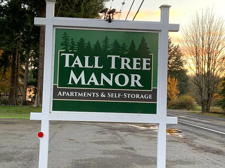 Tall Tree Manor — Photo 51