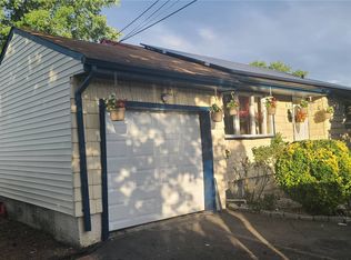 189 Hilltop Dr, Brentwood, NY 11717