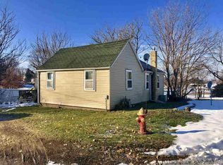 103 N Filmore St, Altona, IL 61414
