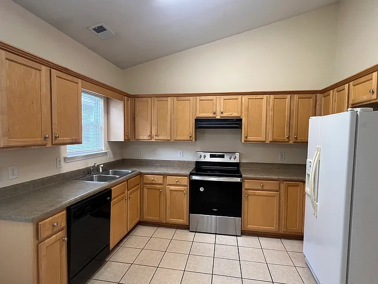 5238 Cottage Cir — Photo 8
