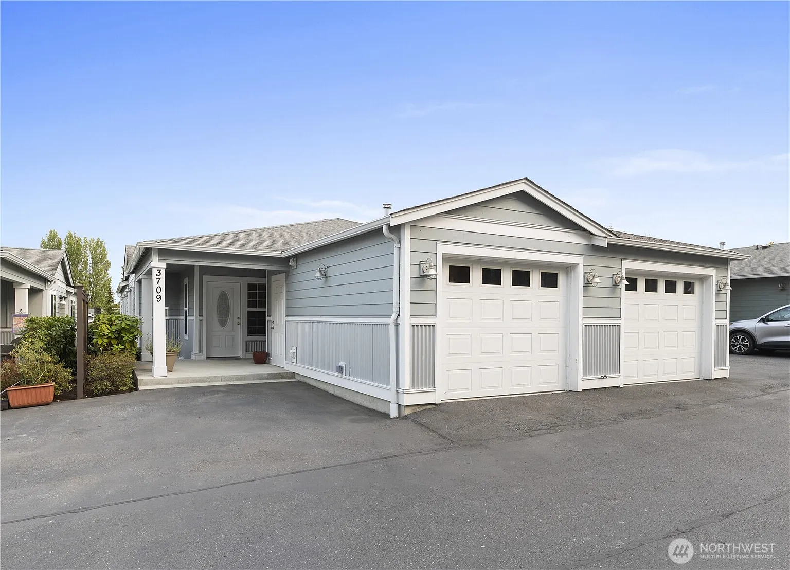 3709 Portage Lane photo 1