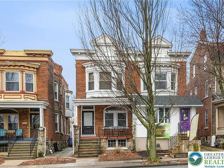 717 W Broad St #1 — Photo 1