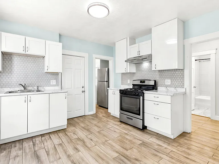 72 Olney St #1 — Photo 10