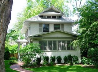 125 Wesley Ave, Oak Park, IL 60302