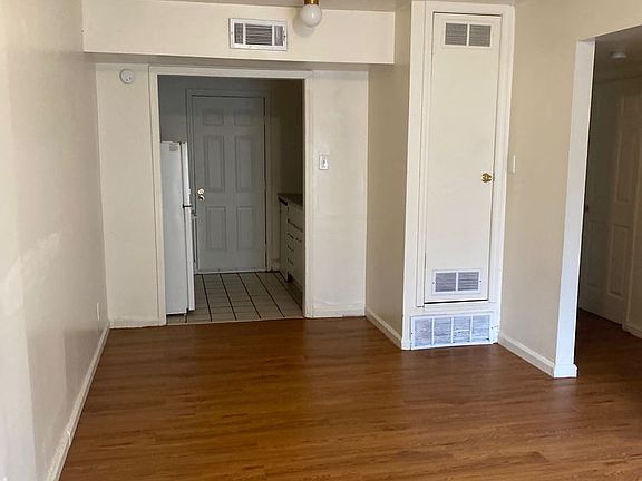 2nd image of 31 N Evergreen St APT 5