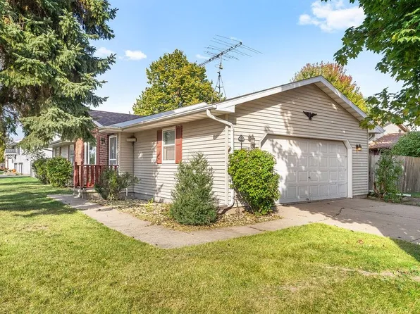 850 Hennessy St, Oshkosh, WI 54904