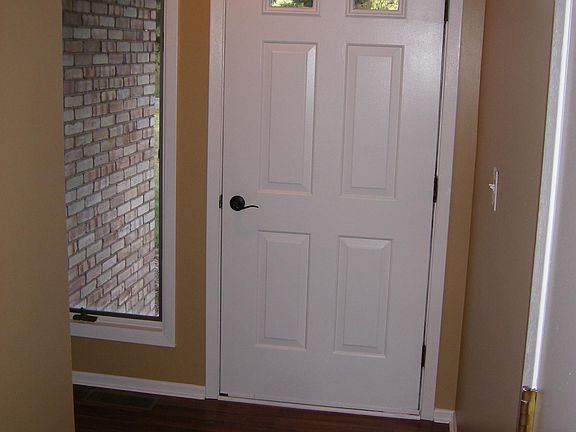 3rd image of 504 N Park Dr