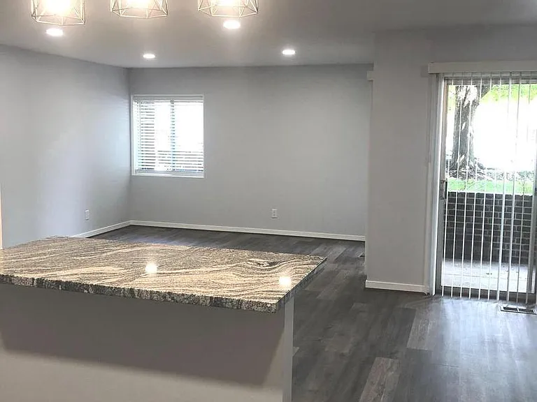 29 Stonehenge Cir #1 — Photo 11